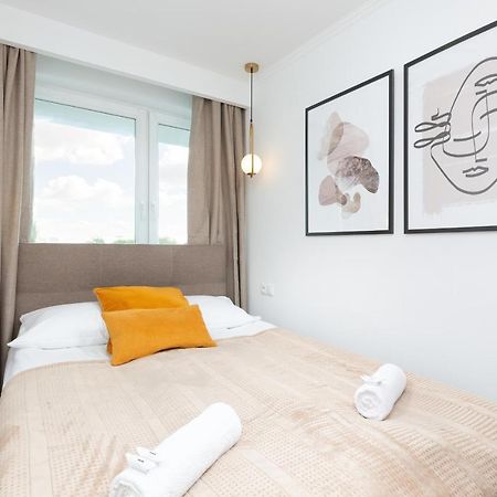 Metro Marymont Apartment By Noclegi Renters Varsovia Exterior foto